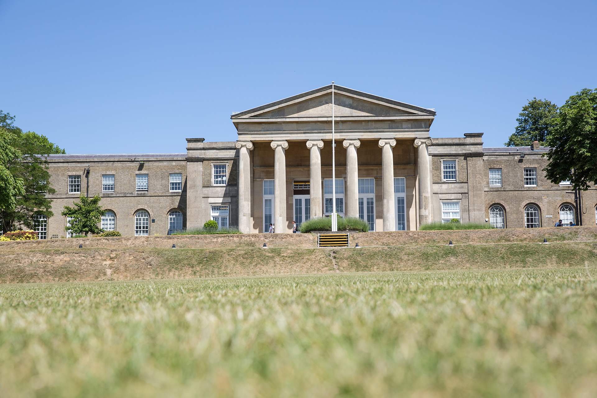 Mill Hill School