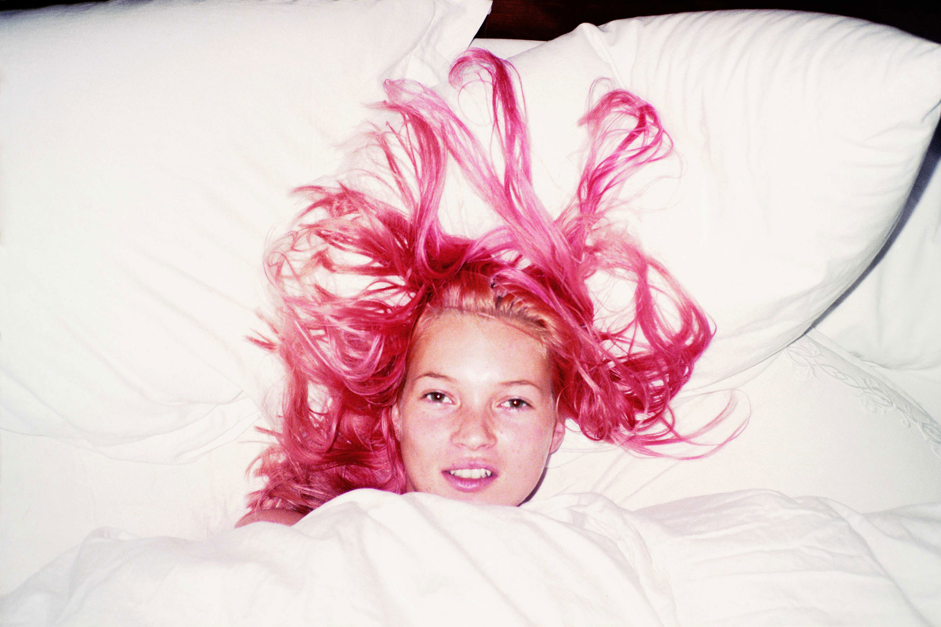 Juergen Teller, ‘Young Pink Kate’, London, 1998. Image © Juergen Teller, All Rights Reserved.