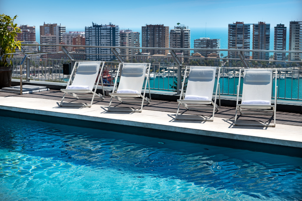 AC Malaga Palacio pool