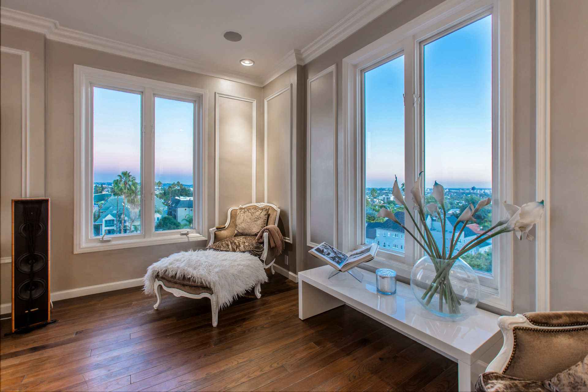 Marilyn Monroe's Luxury LA Penthouse is Up For Sale