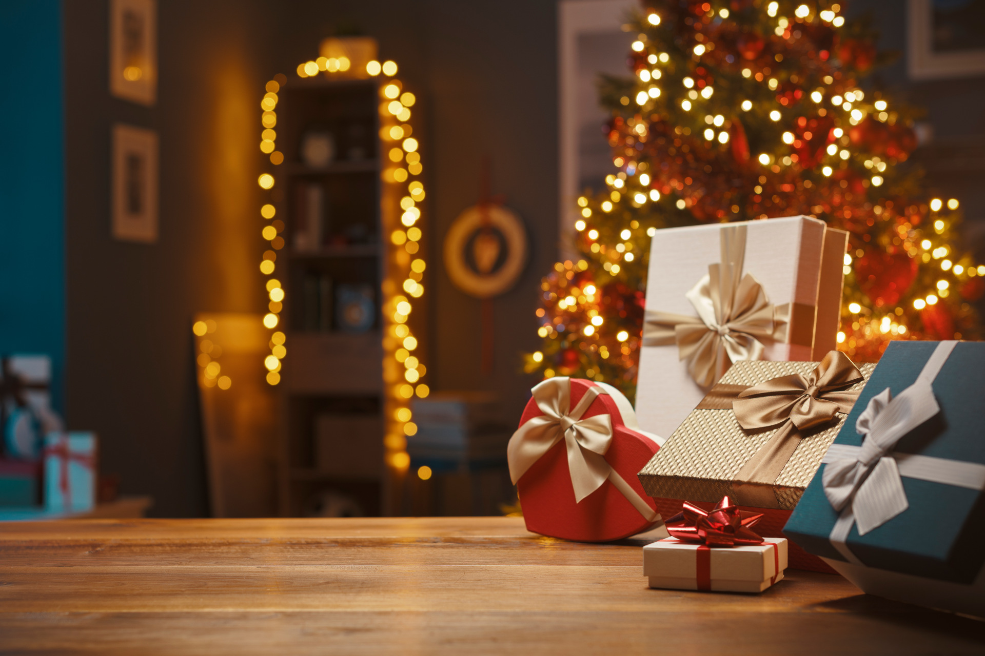 What's Online: 5 Christmas Ads to Get You in the Mood (to Shop)