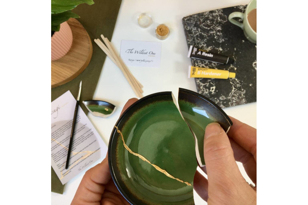 Kintsugi kit with green plate