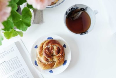 tea and pastry to represent Lagom