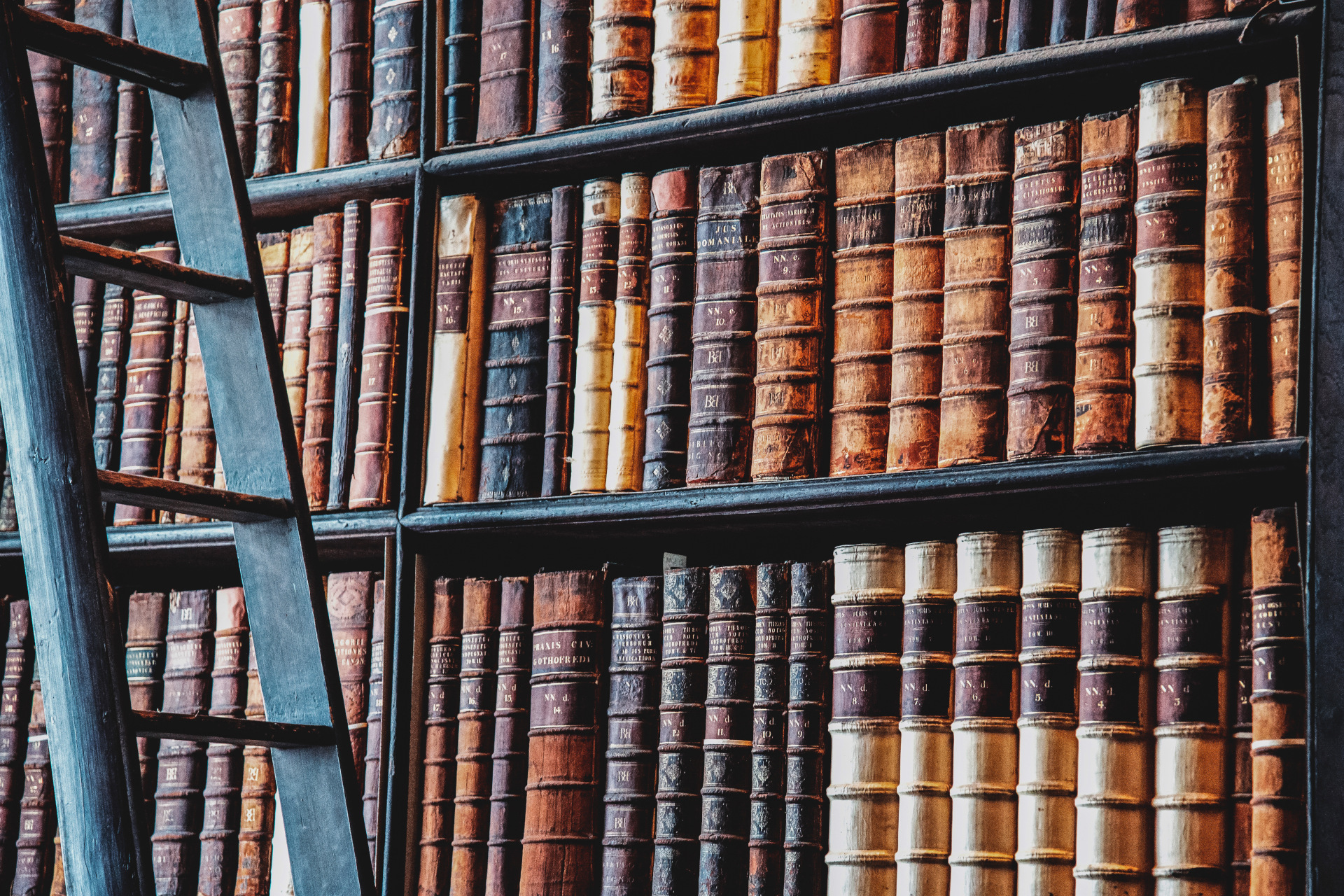 5 of the Best Murder Mystery Classics