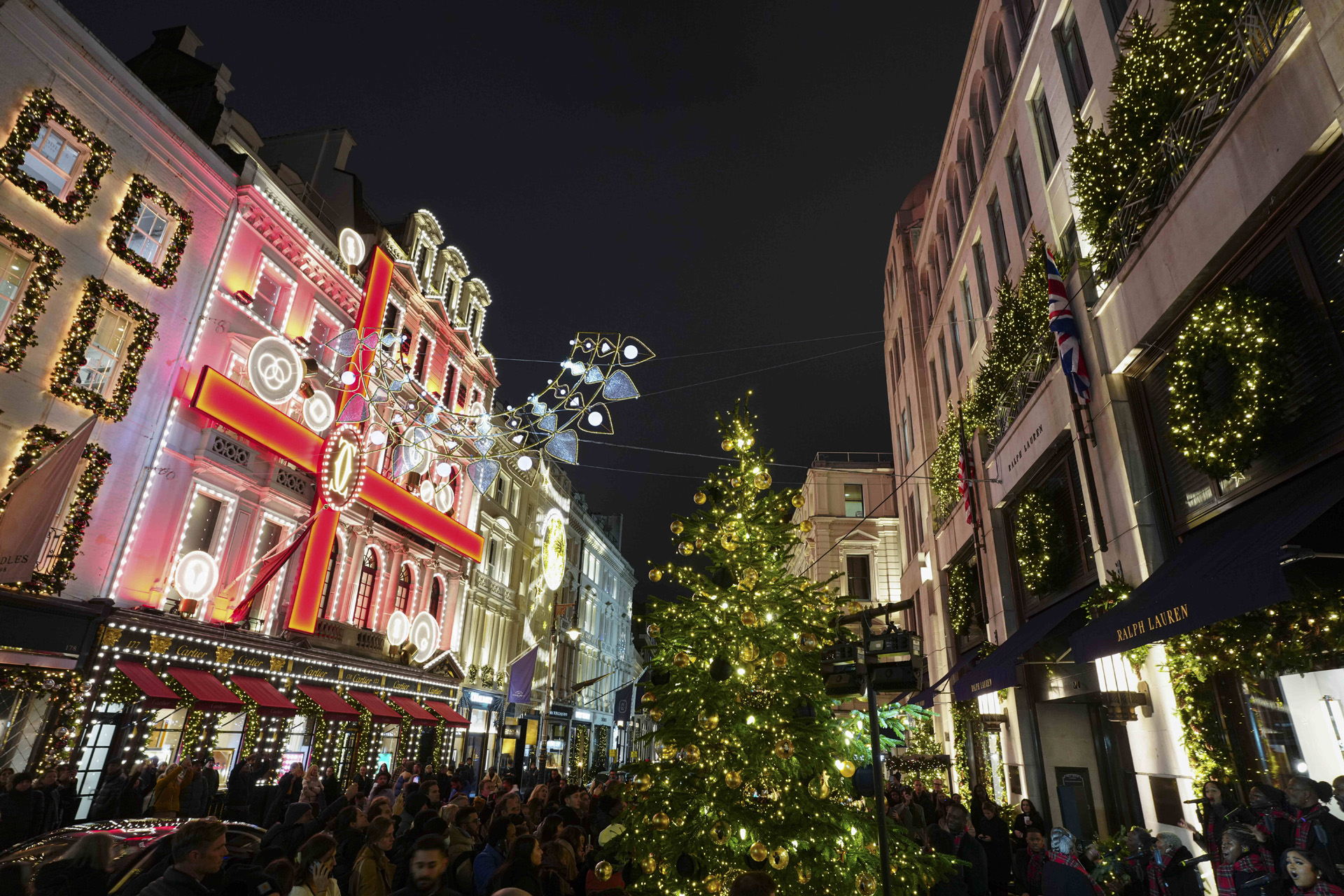 Best Christmas Window Displays & Festive Façades To See In London This Year