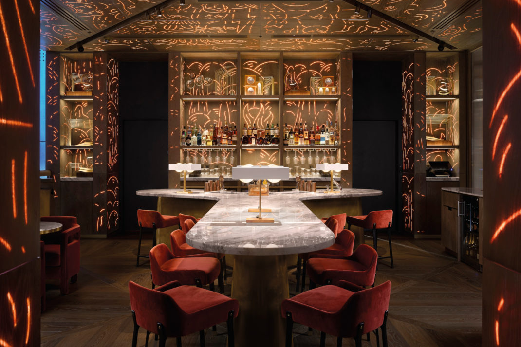 Y Bar, The Londoner