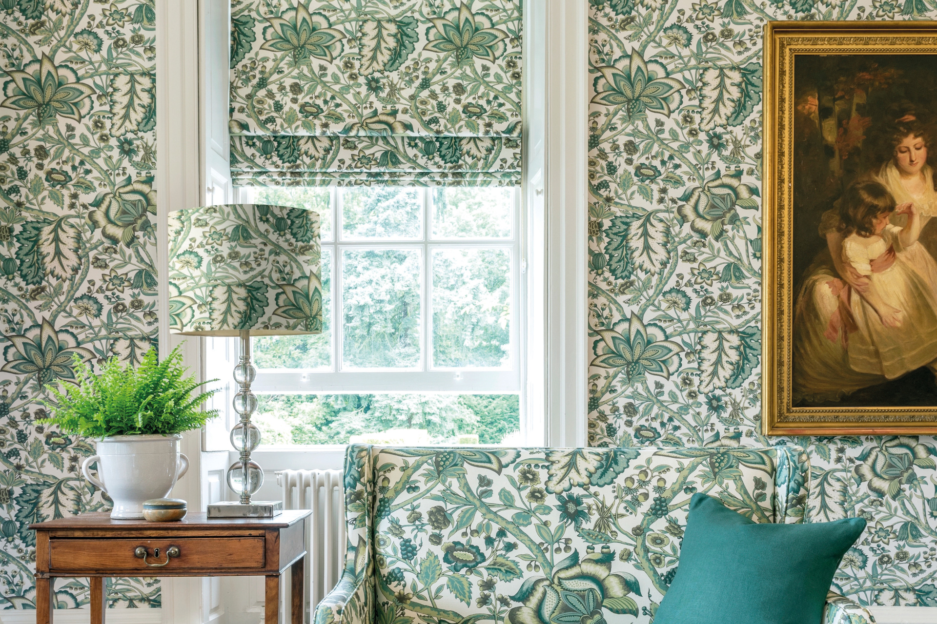Decorated sitting room with green pattern