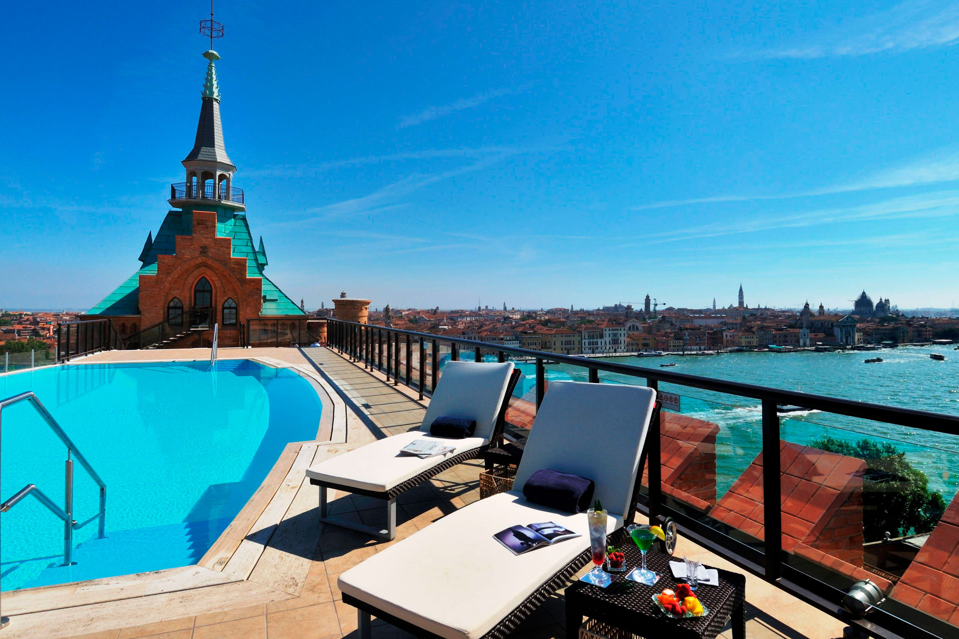 Hilton Molino Stucky Venice, rooftop pool