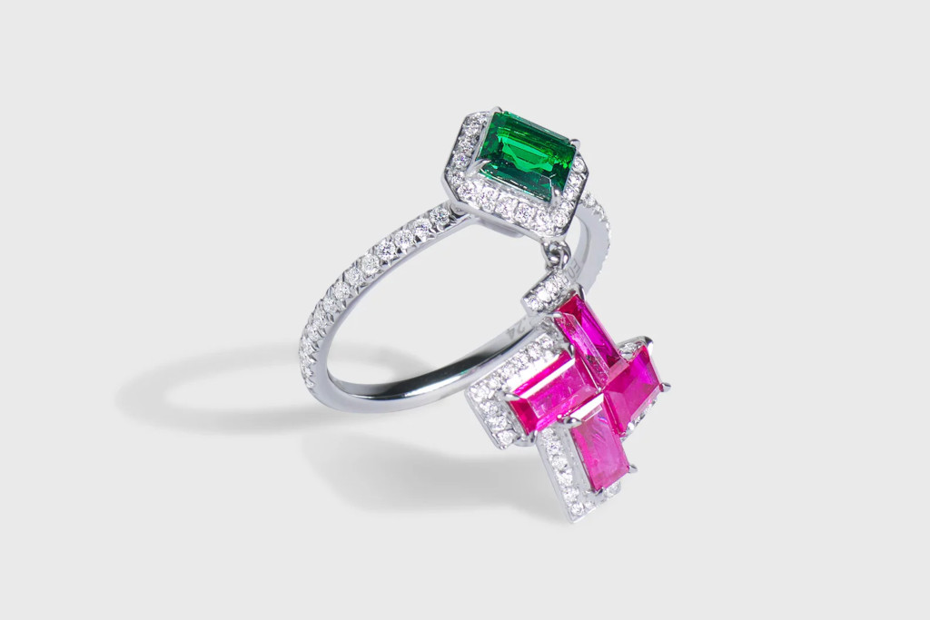 Pink and green toi et moi ring