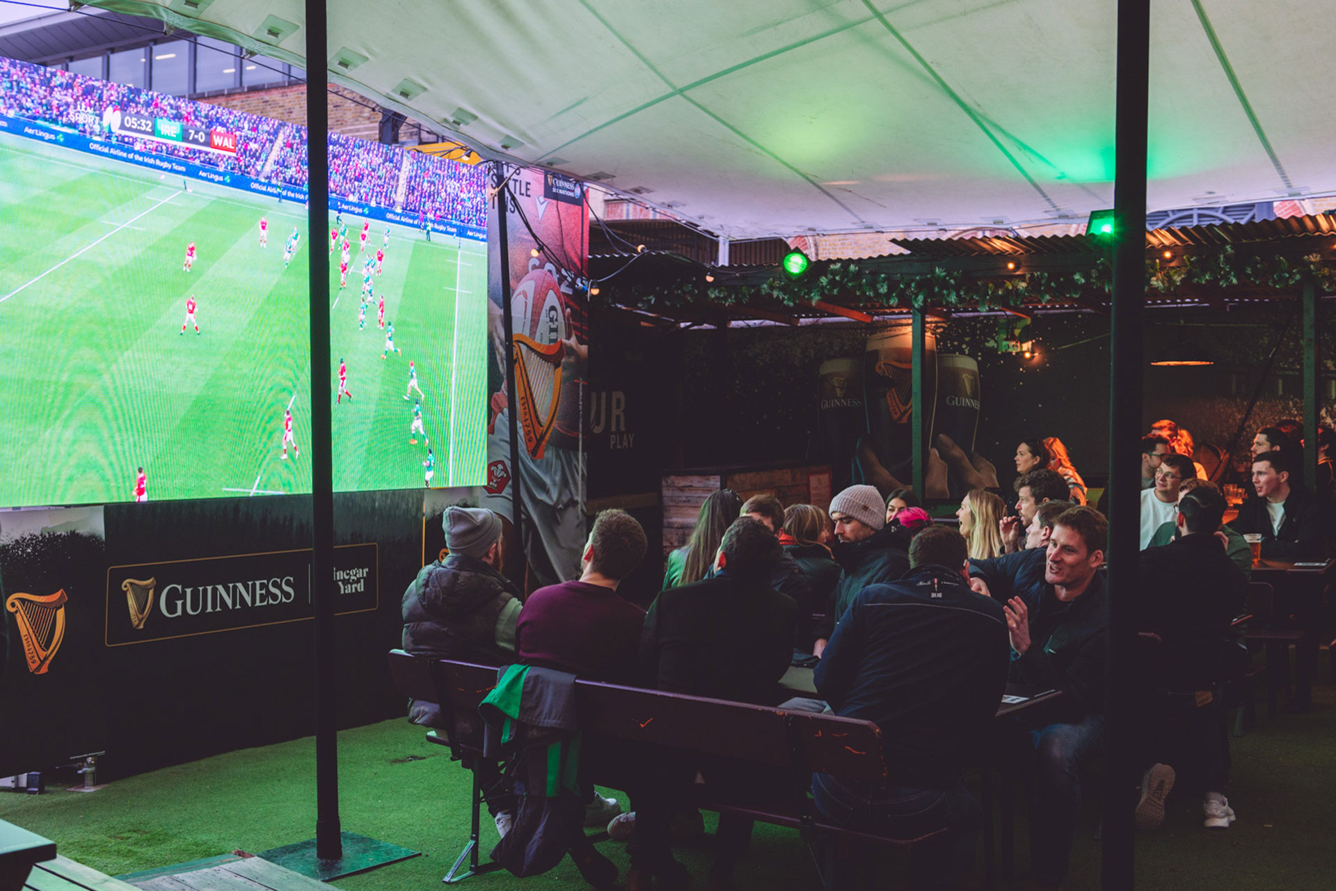 pubs showing six nations