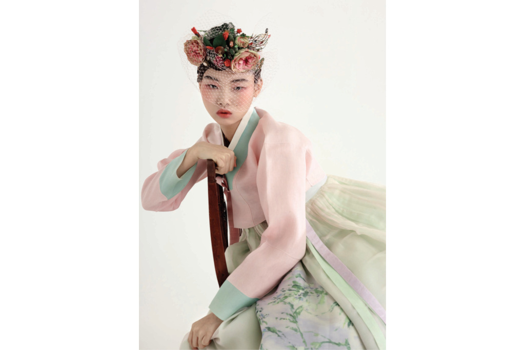 Tchai KimYoungjin Hanbok Collection, 2015. Image courtesy of ygkplus, BAE YOON YOUNG (Exhibitions of 2022)