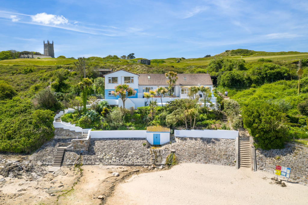 cornwall property over beach