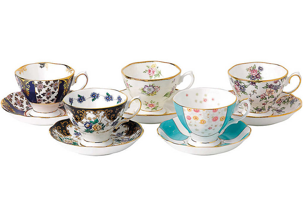 Royal Albert 100 years 5-piece cup and saucer set (1900-1940)