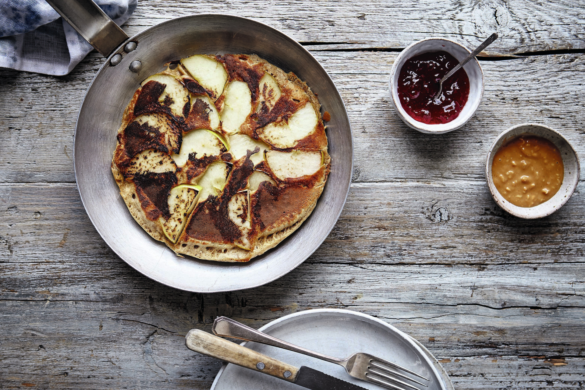 Fluffy Apple One-Pan Pancake