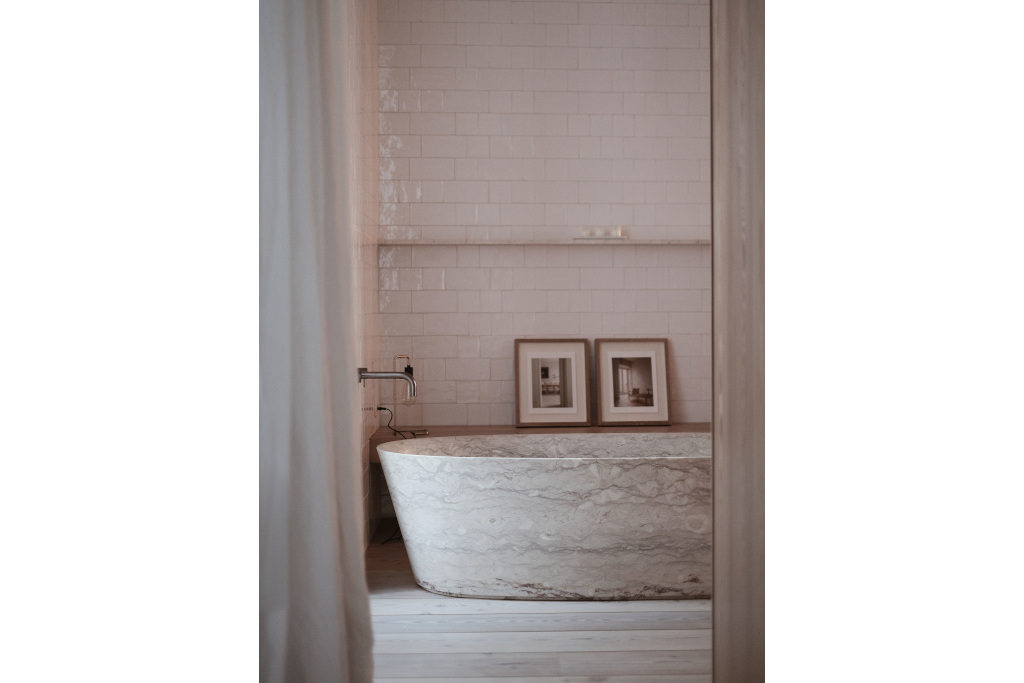 Standing bath
