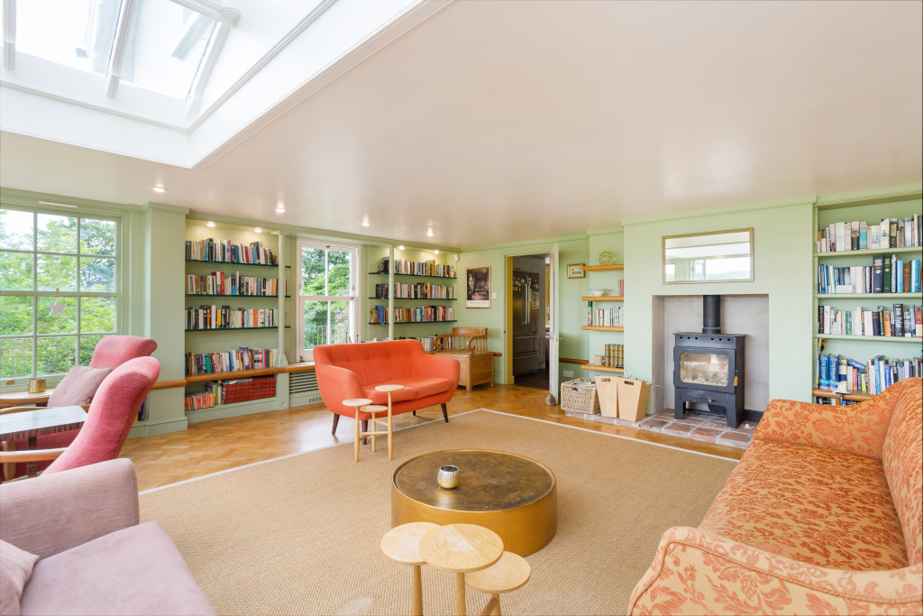 Bristol Road, Congresbury, Bristol property with library