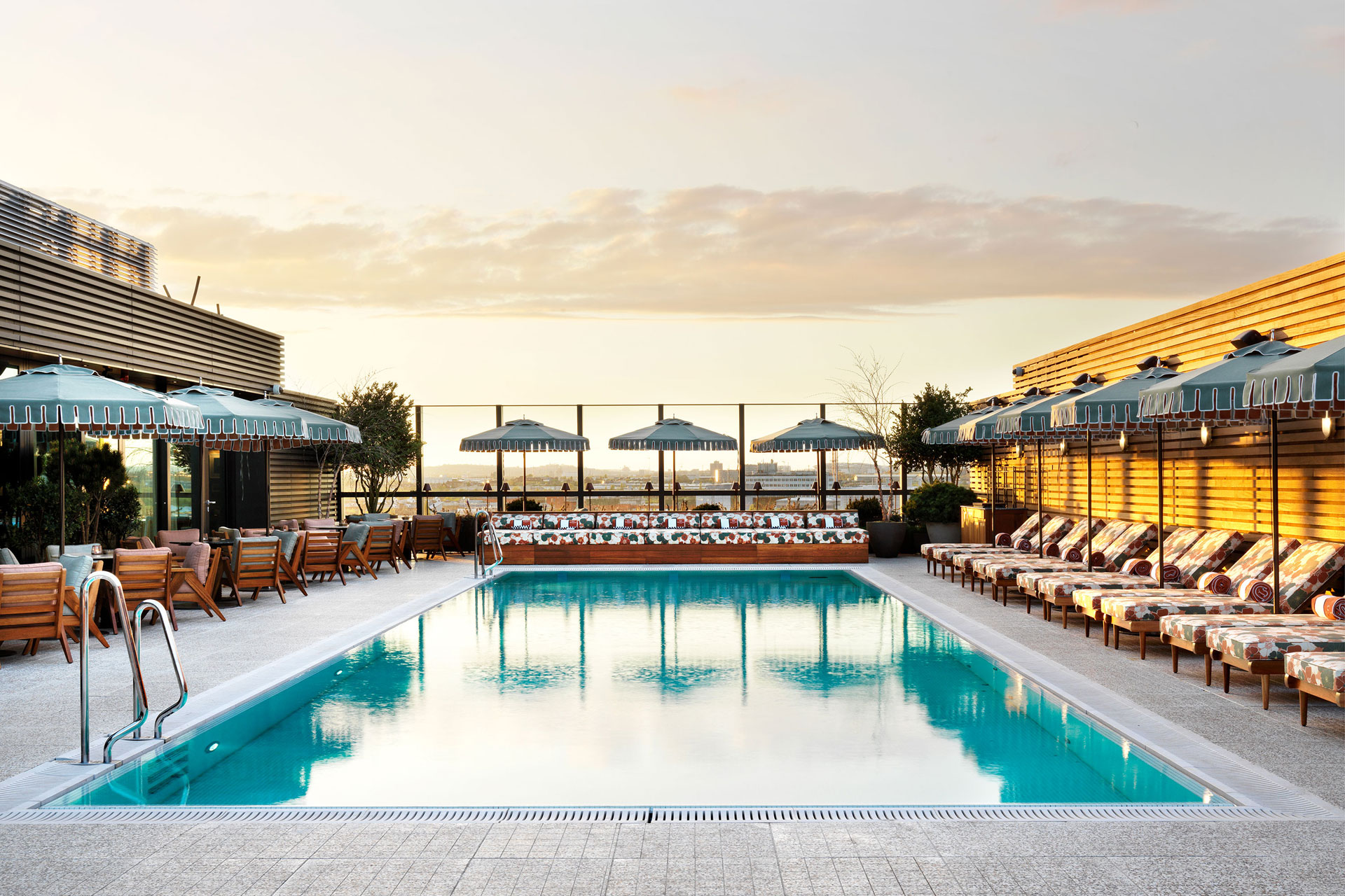 Review: White City House, London