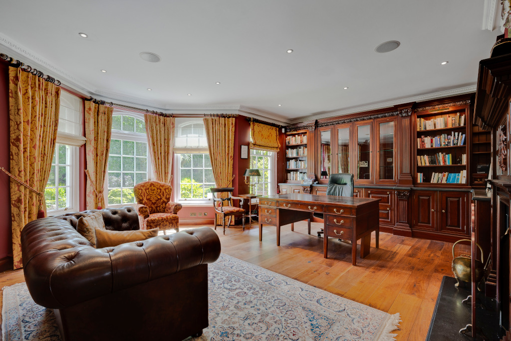 South Ridge, St George's Hill, Weybridge, Surrey library