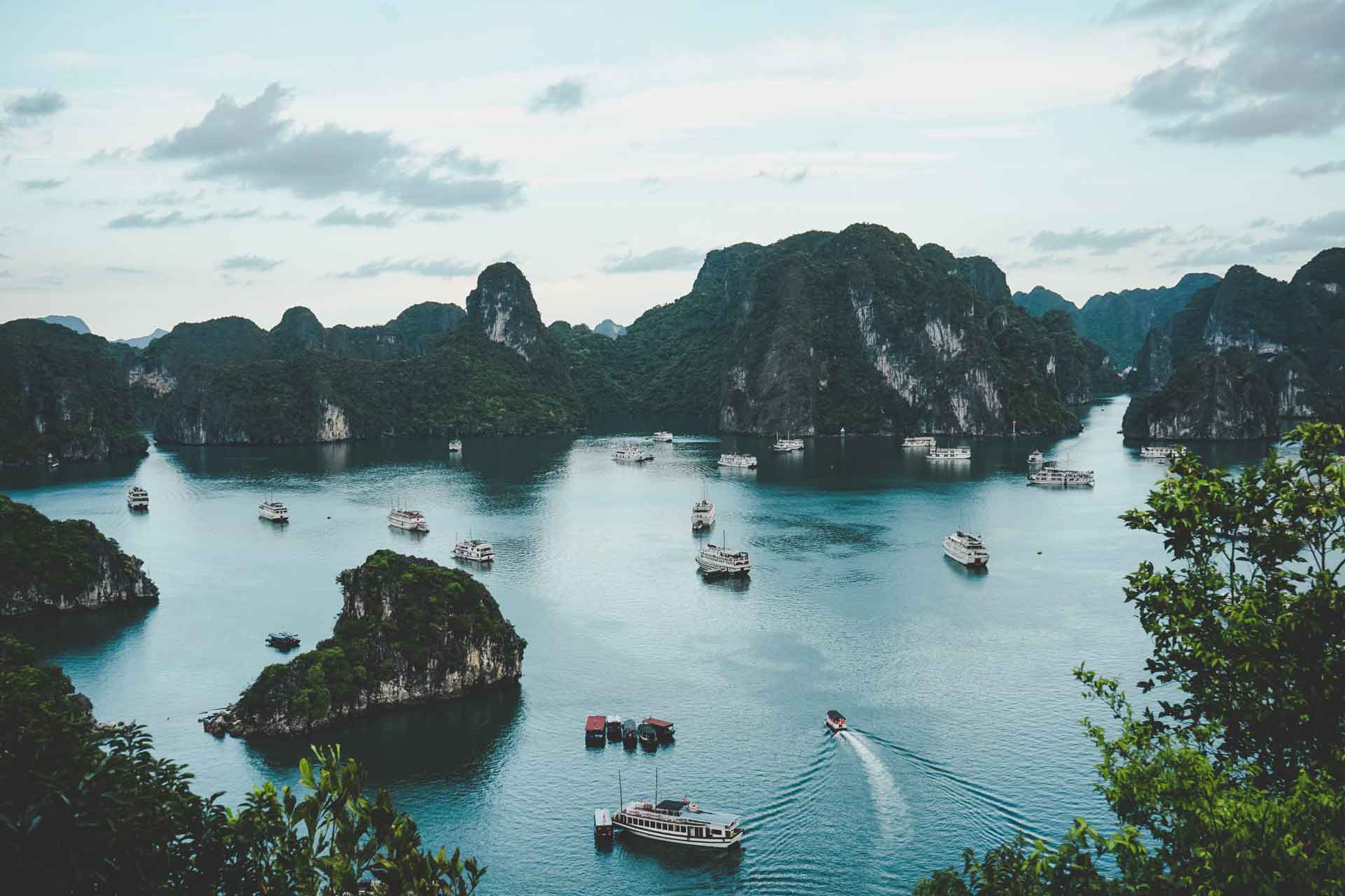 Hạ Long, Vietnam, photo by Ammie Ngo on Unsplash