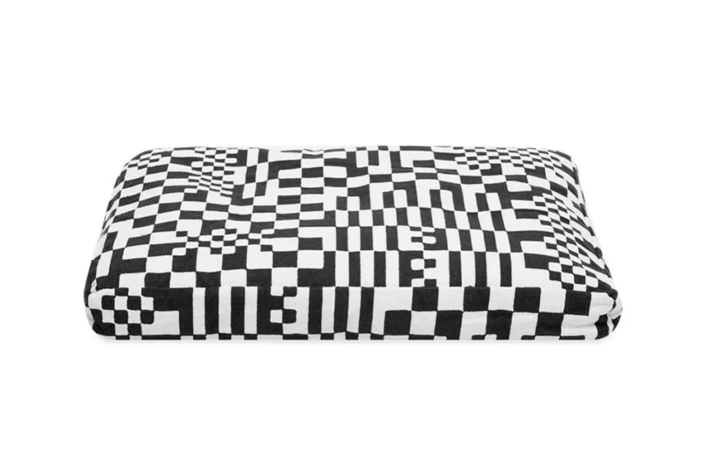 Check print black and white Dusen Dog Bed