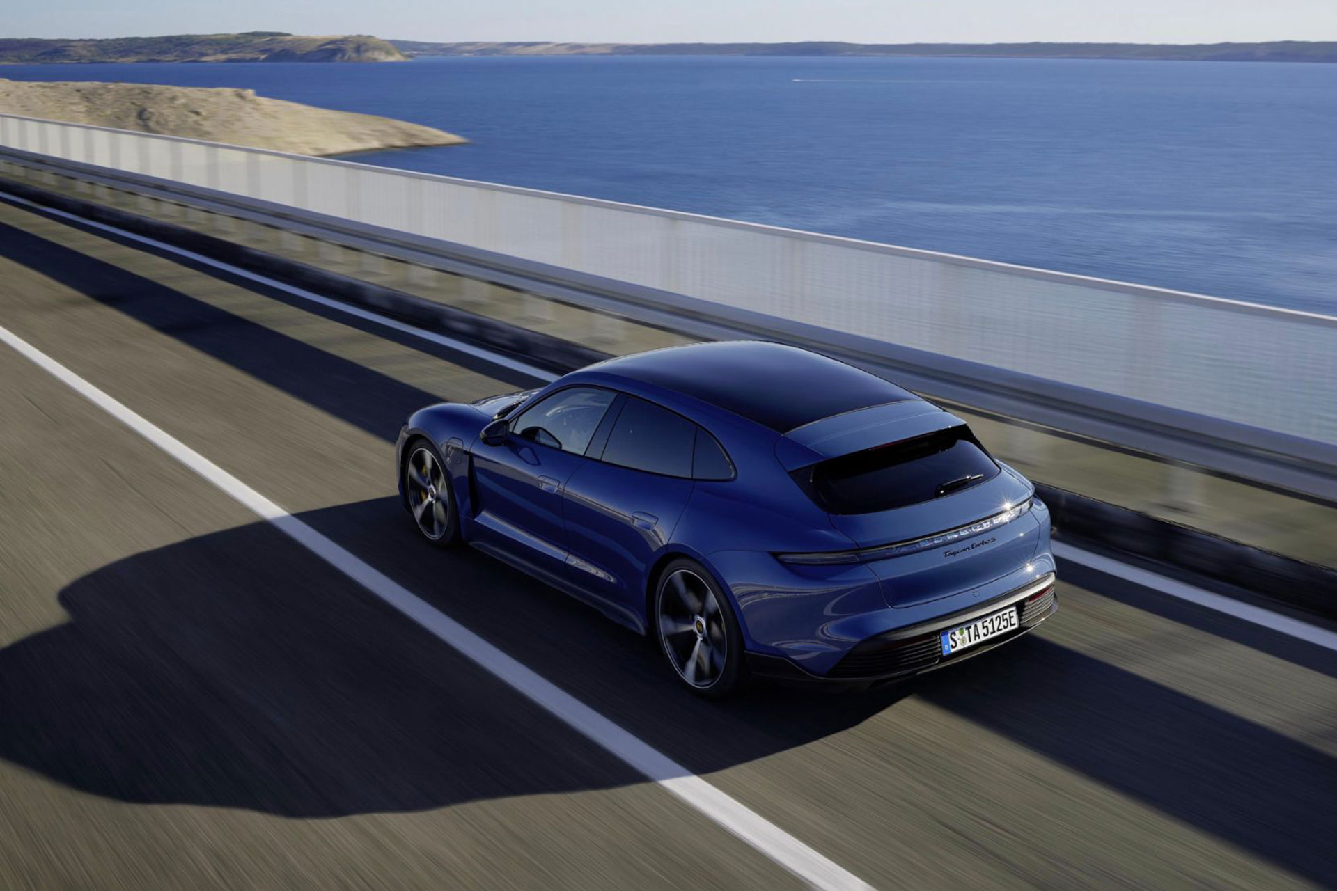 Birds eye view of the Porsche Taycan GTS Sport Turismo