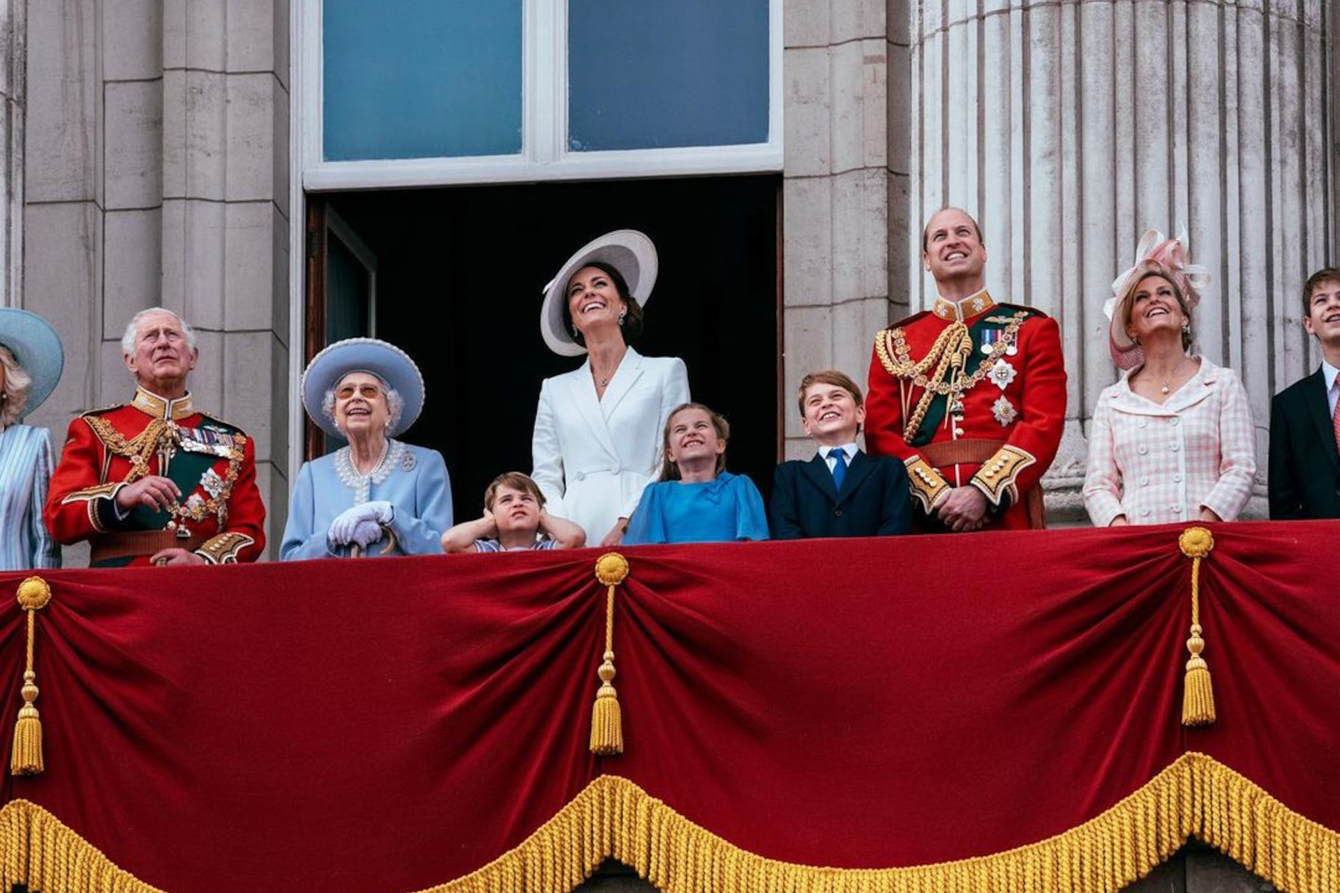 British Royal Family on Buckingham Palace Balcony