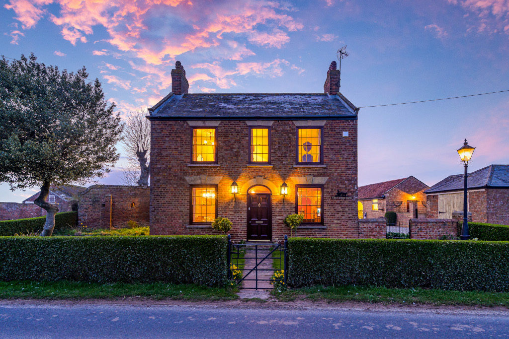 College Farm, Rutland, Stamford, South Lincolnshire fine & country, cosy cottage by twilight