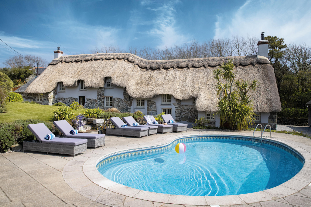 cornish gems swimming pool