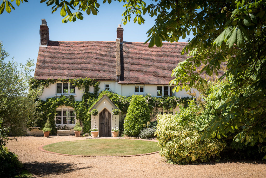 Warwickshire wisteria clad country home