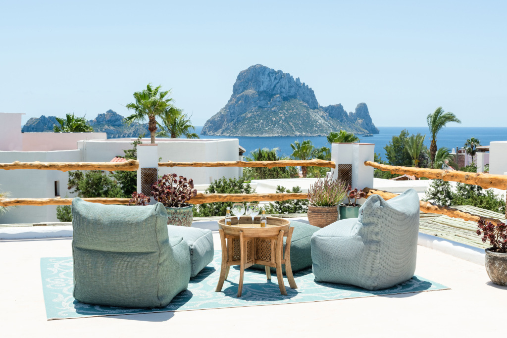 Petunia ibiza rooftop