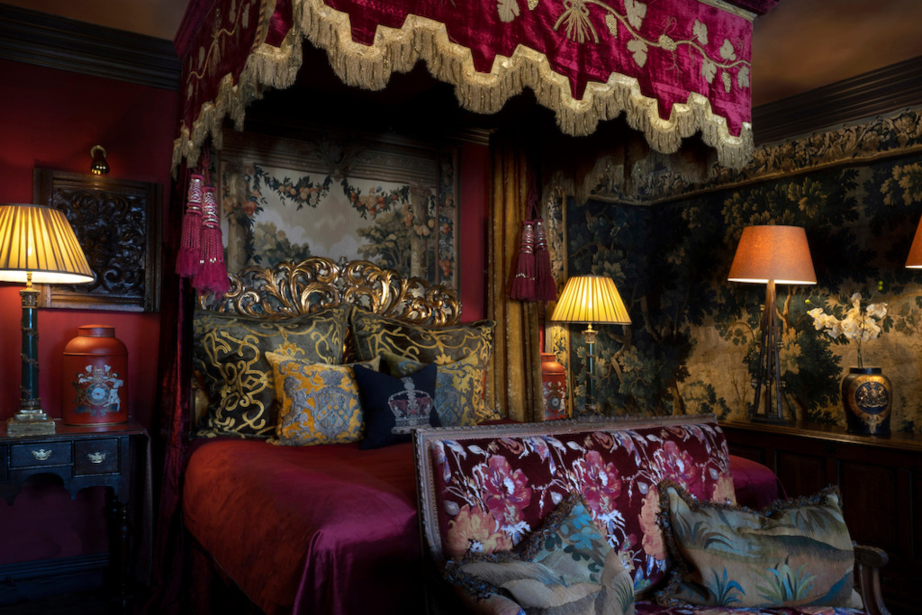 the witchery turret suite bed