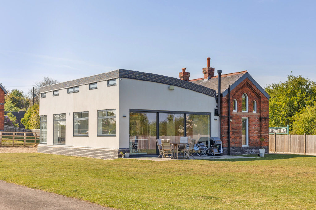 The Station, North Clifton, Newark, Nottinghamshire converted station property