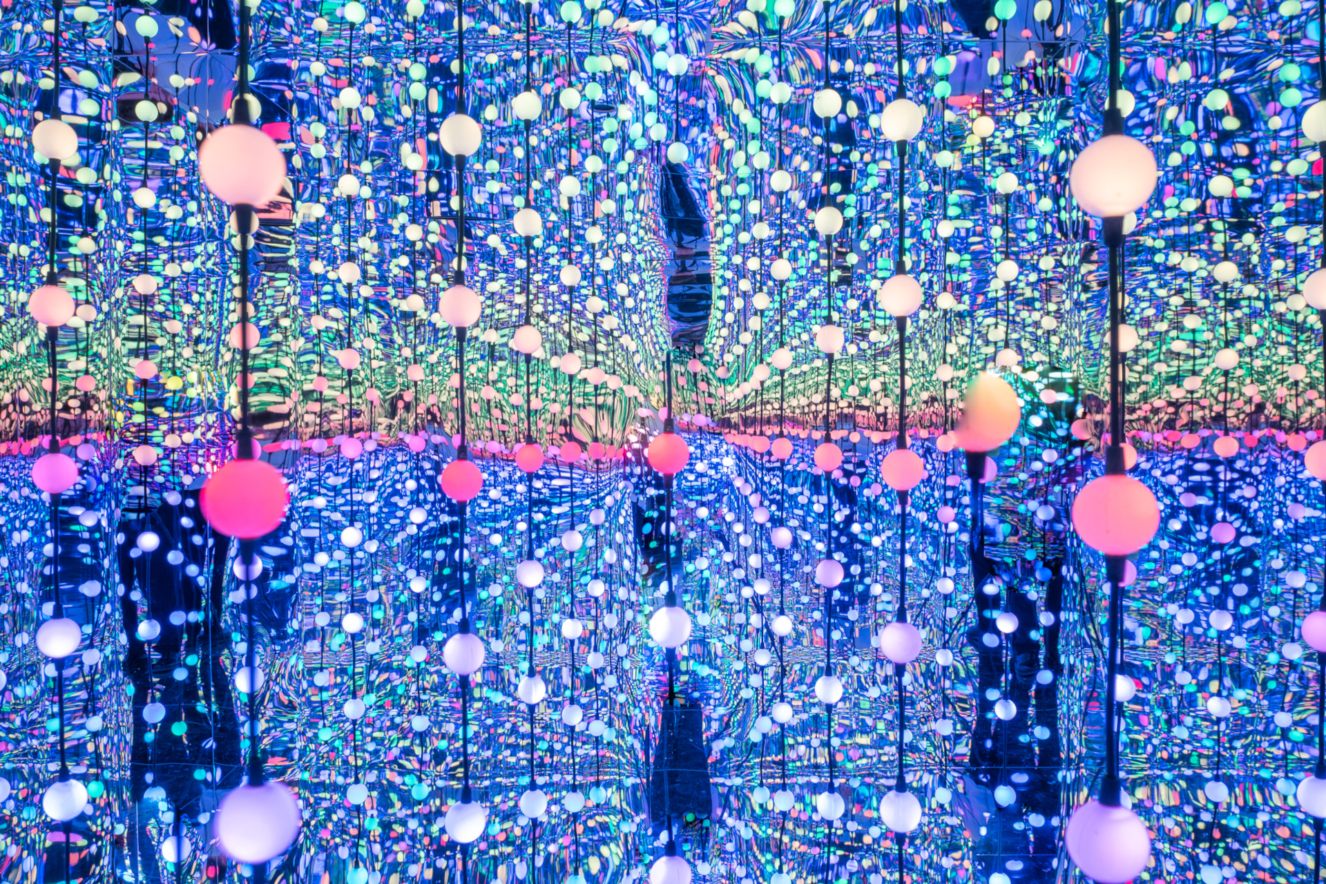 London: Things To Do & Where to Visit in Autumn 18 dopamine land light instillation