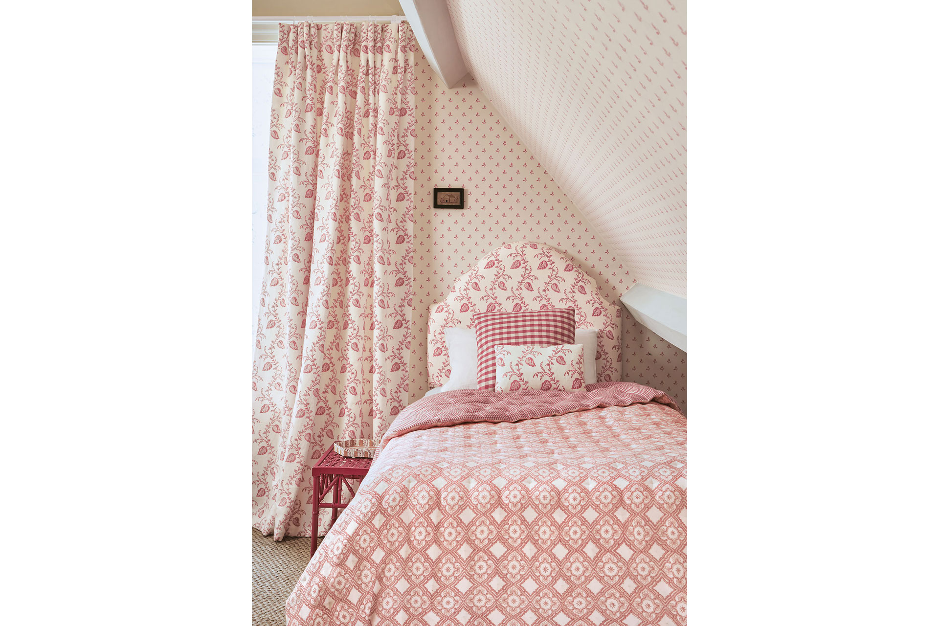 SUDBURY PARK WALLPAPER BY COLEFAX AND FOWLER