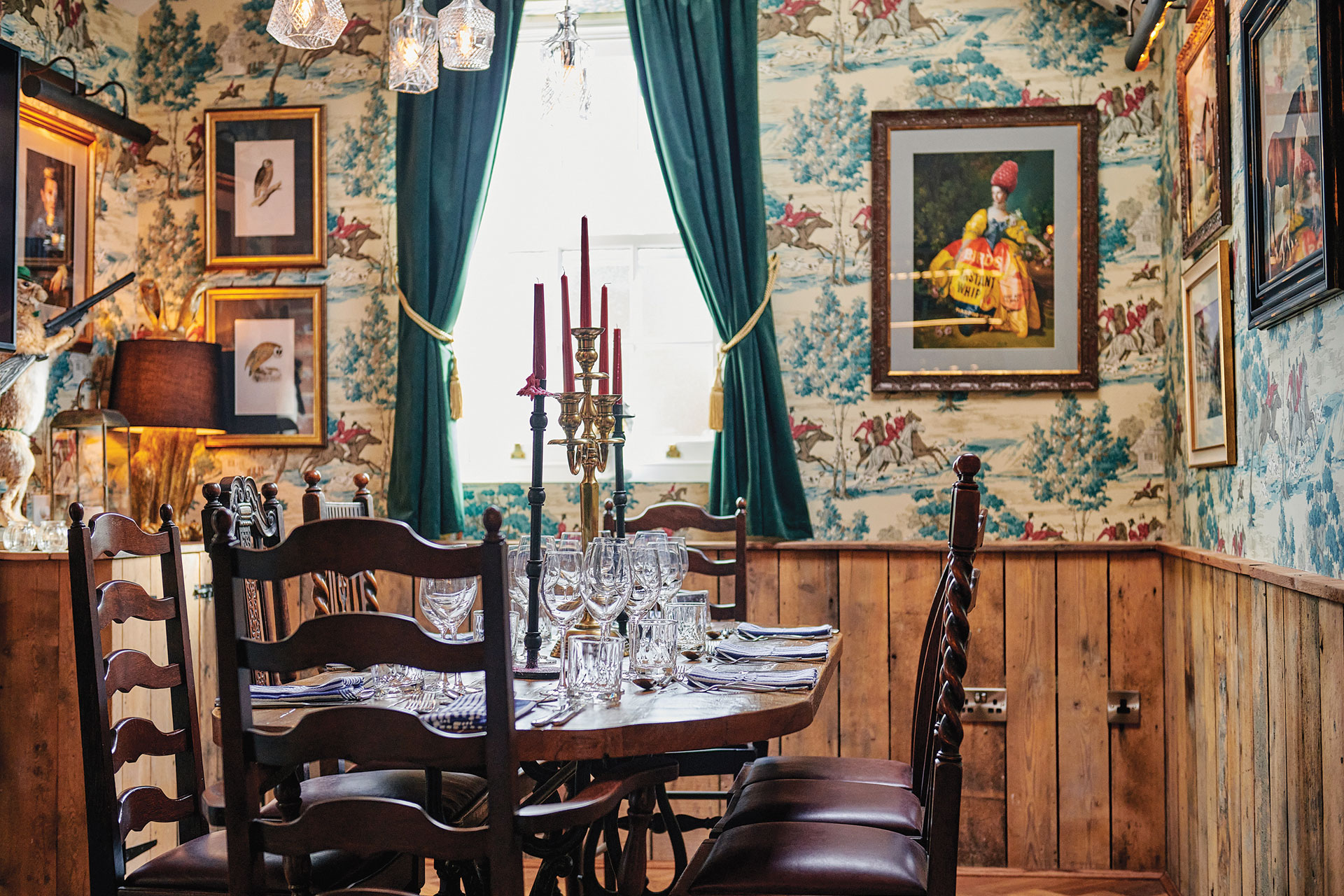 Dining Room of Hare & Hounds, Newbury