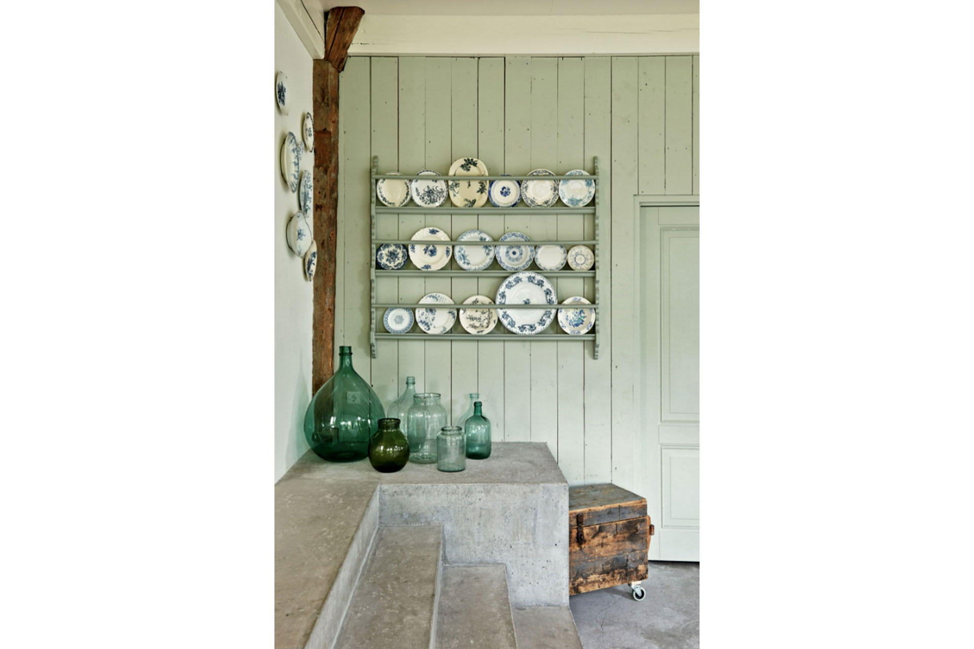 Exposed shelves shabby chic country home with plates