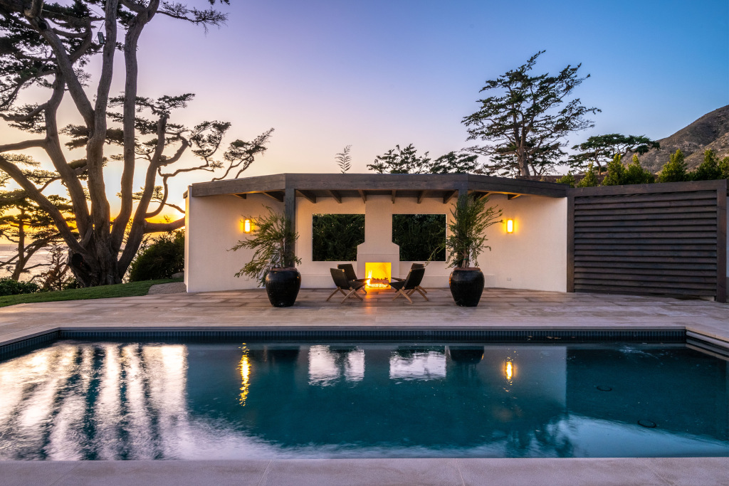 cindy crawford swimming pool malibu