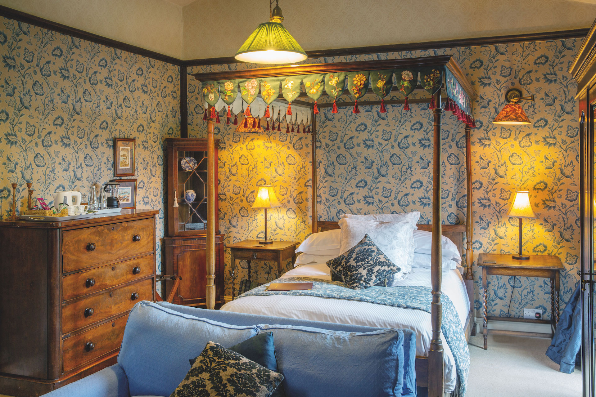 Augill Castle Langdale four poster bed