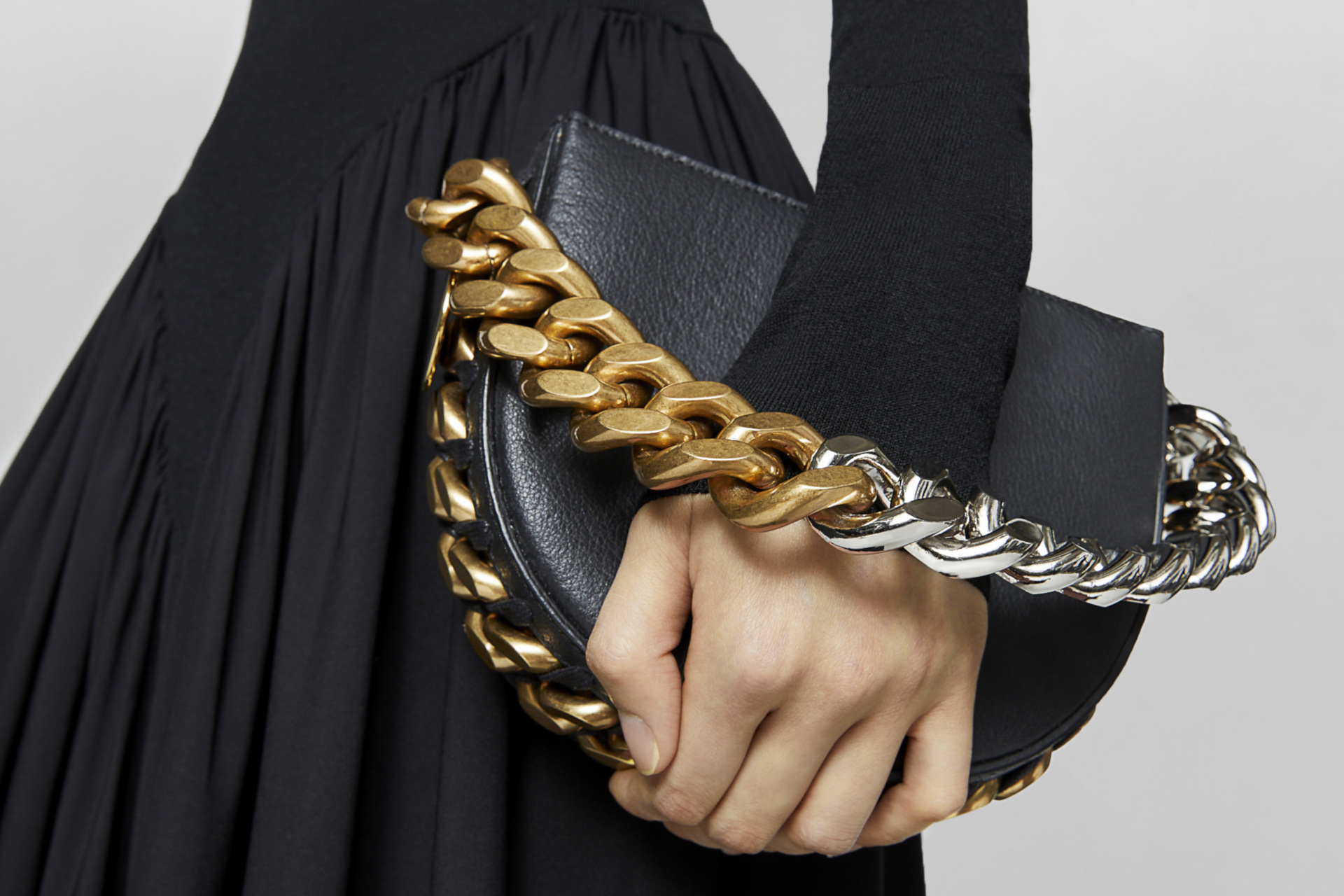 Stella McCartney's Frayme Mylo™️ Handbag is on Sale Now