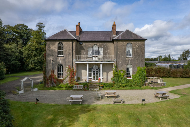 10 of the Best Riverside Properties on the Market Right Now