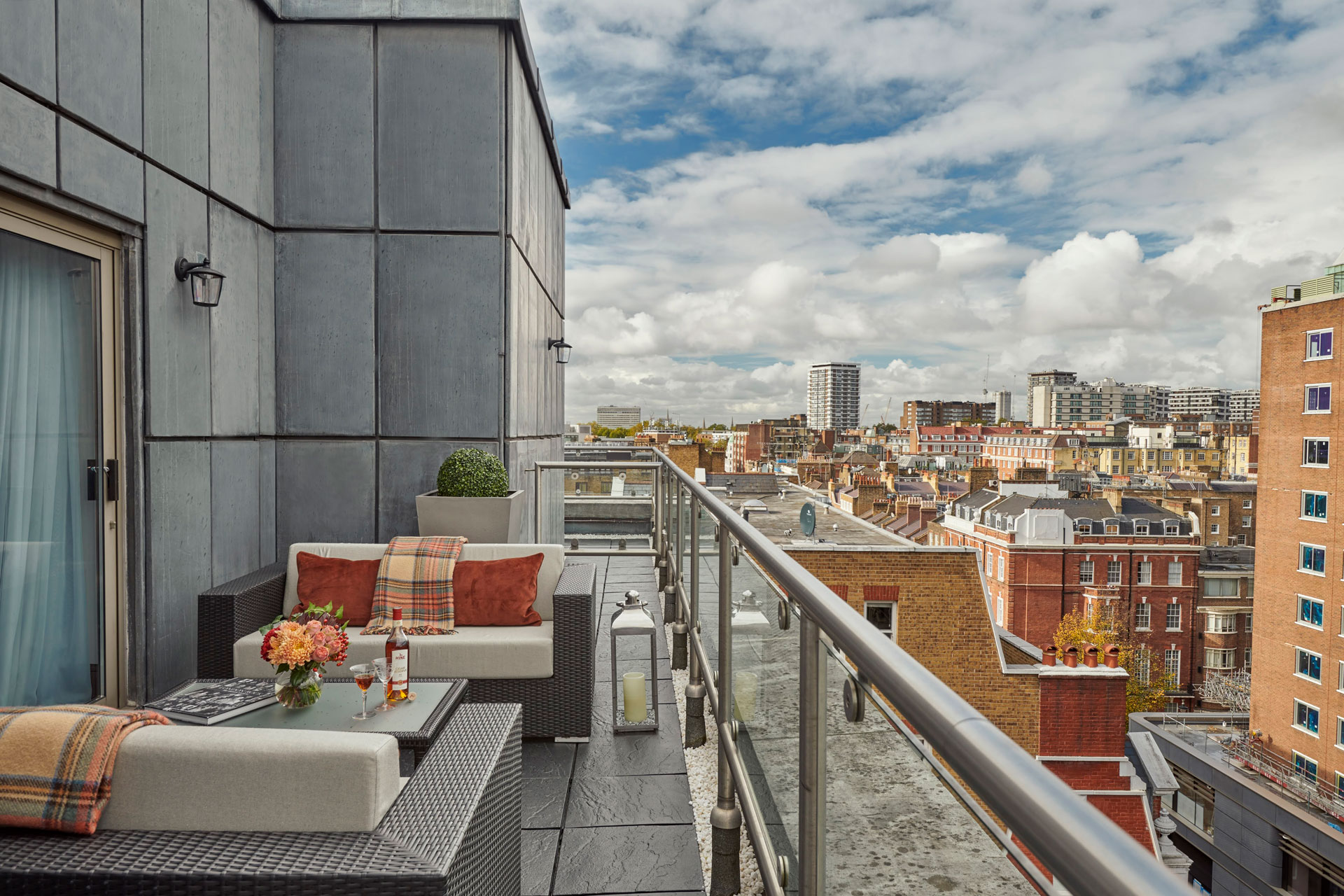 Terrace at the Hyatt Regency London – The Churchill