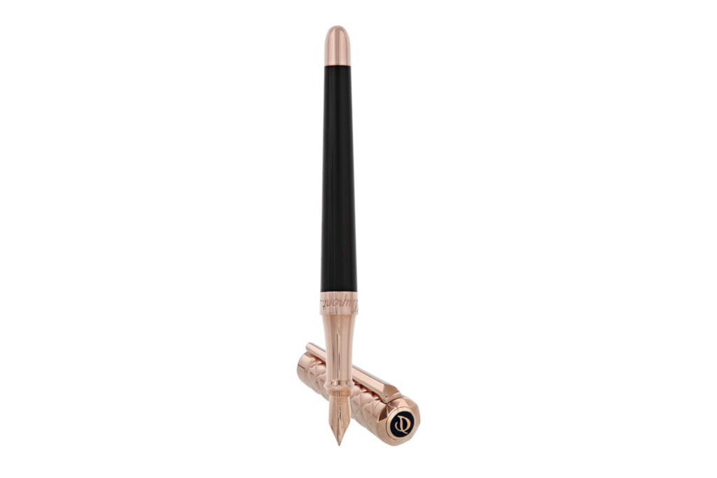 Black and pink fountain pen