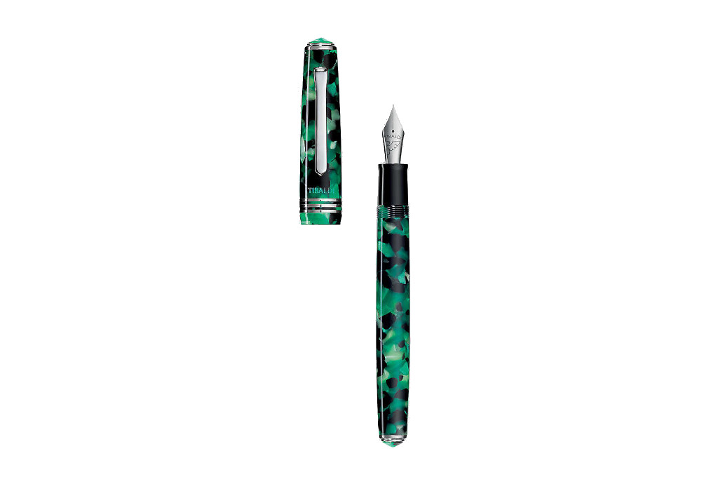 Green fountain pen