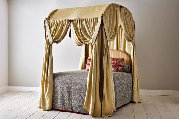 The Most Beautiful Canopy Beds For Your, Can I Use Regular Curtains On A Canopy Bed Frame
