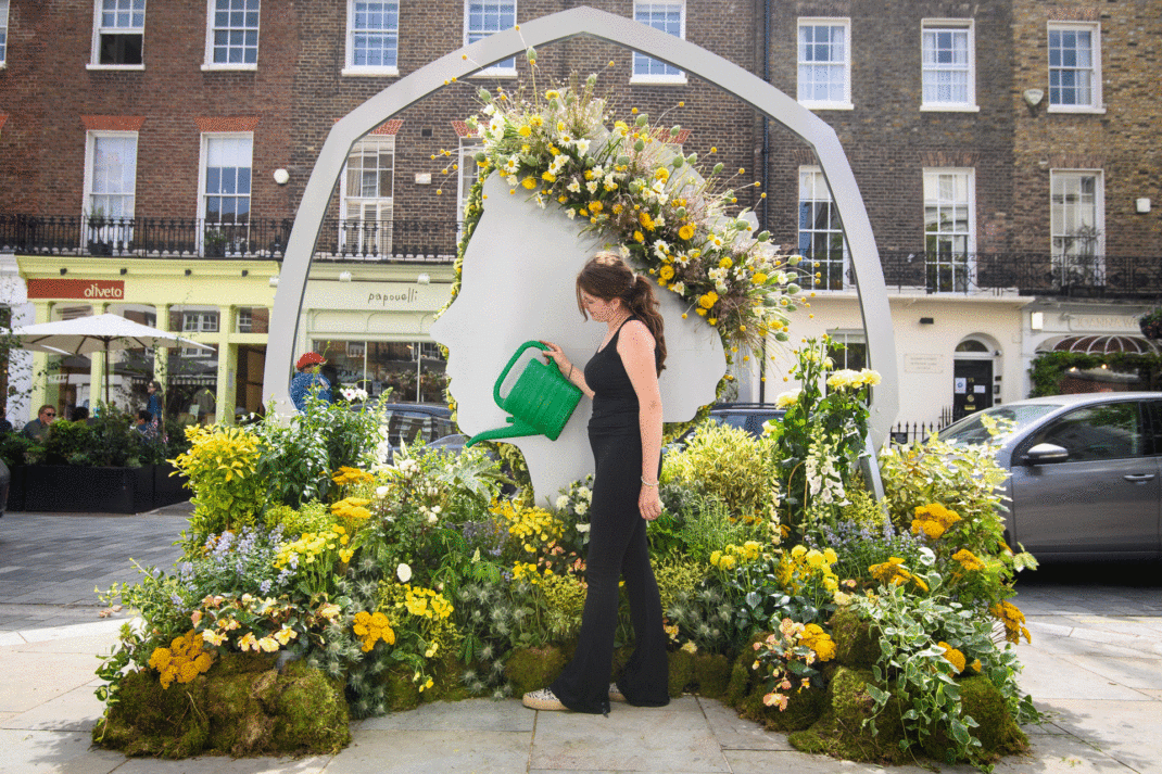 The Queen's Head on Elizabeth Street for Belgravia in Bloom 2022