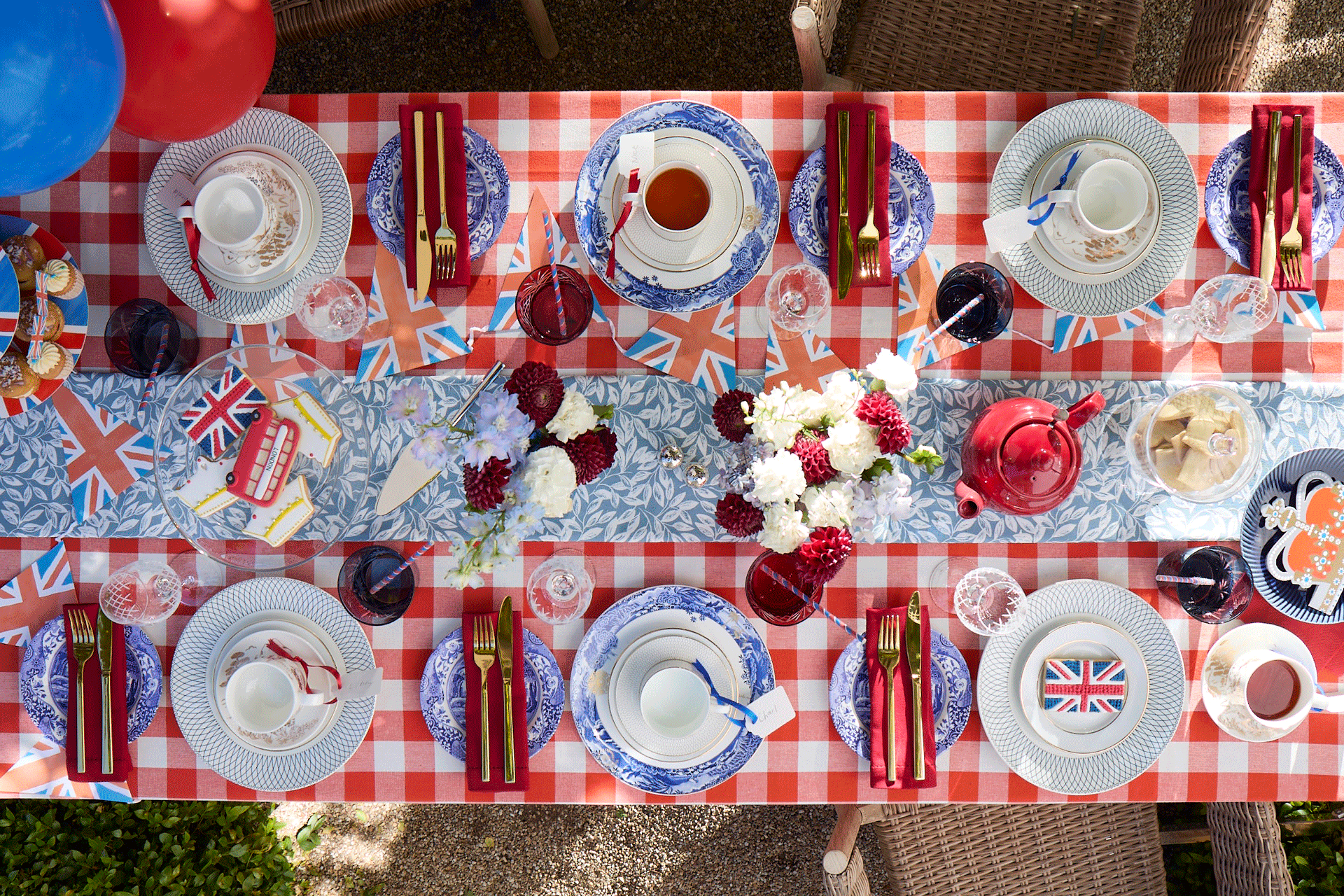 Luxury Jubilee Decor & Tablescaping Ideas for Your Street Party