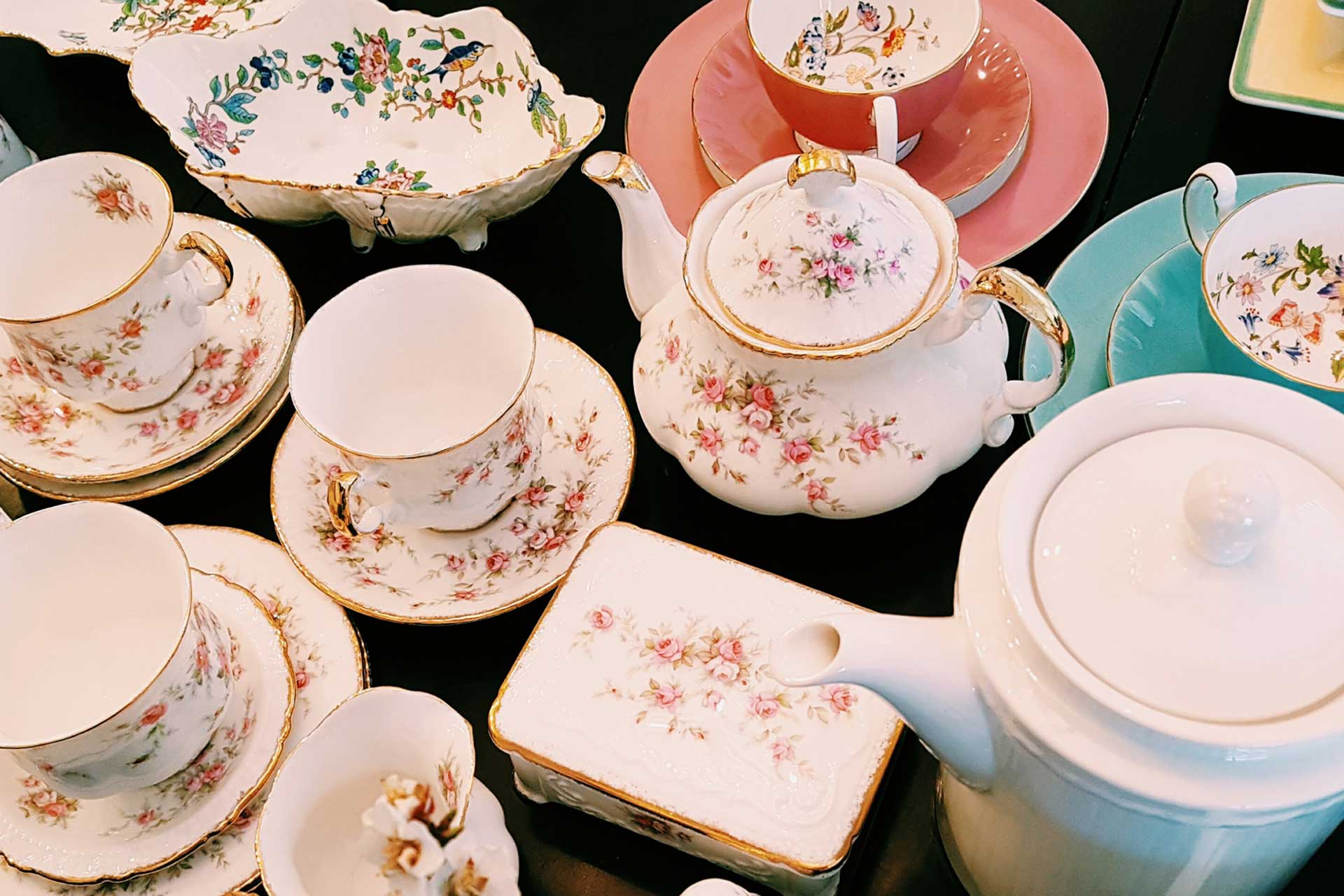 Vintage Blue and White Ceramic Coffee Pot Tea Cups and Saucer Sets Luxury  English Afternoon Tea