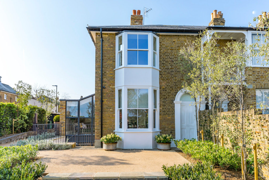 exterior shot of end house in wimbledon