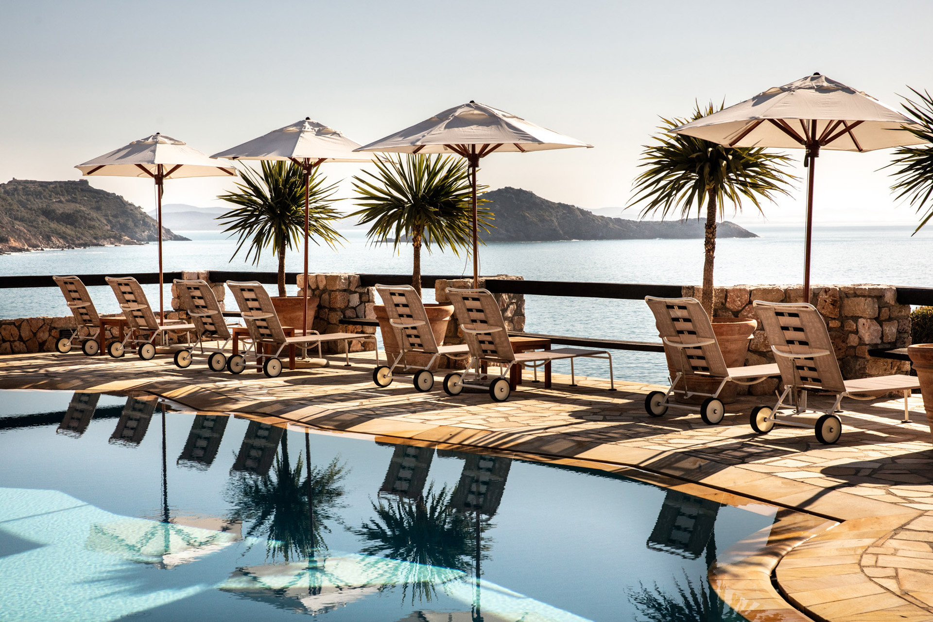 pool overlooking the sea in Tuscany