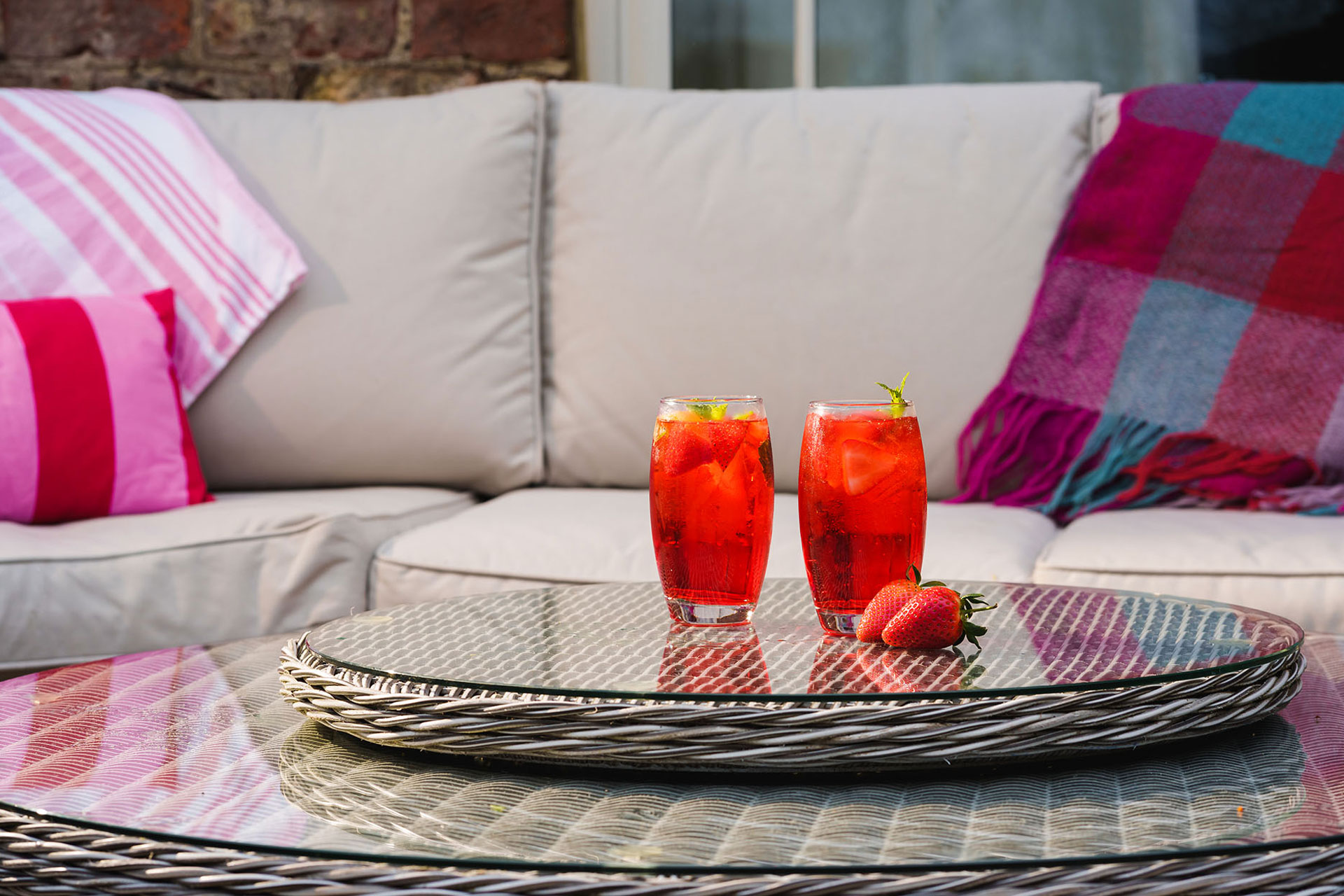 Aperol Strawberry Spritz